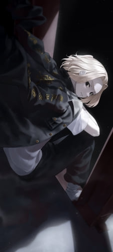 後ろに振り返り微笑む佐野万次郎 / 東京リベンジャーズのAndroid用のスマホ壁紙