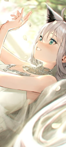 森の中で仰向けに寝る白いドレスを着た白上フブキ（しらかみ ふぶき） / ホロライブ / バーチャルYouTuber / VtuberのAndroid用のスマホ壁紙