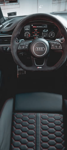 アウディの運転席のAndroid用のスマホ壁紙
