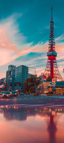 夕暮れ時の東京タワー 水たまり ビル 反射のAndroid用のスマホ壁紙