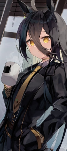 猫のイラストがプリントされたマグカップで珈琲を飲むマンハッタンカフェ / ウマ娘プリティーダービーのAndroid用のスマホ壁紙