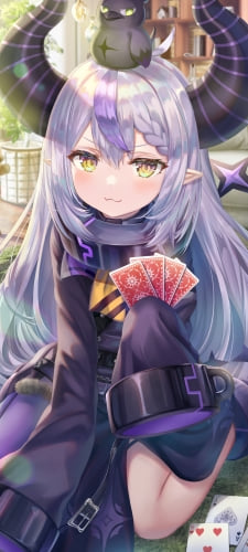 トランプをする可愛いラプラス・ダークネス / ホロライブ / バーチャルYouTuberのAndroid用のスマホ壁紙