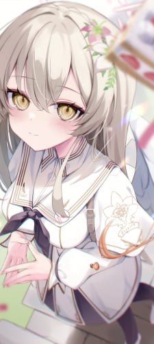 両手をあわせ微笑む可愛い桐藤ナギサ / ブルアカ / ブルーアーカイブのAndroid用のスマホ壁紙