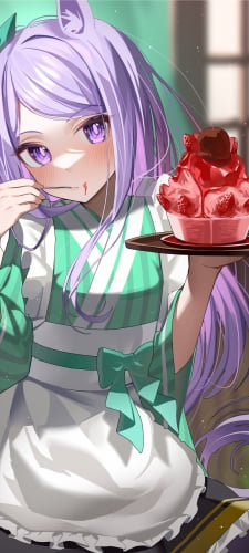 エプロンをして苺のスイーツを食べるメジロマックイーン / ウマ娘プリティーダービーのAndroid用のスマホ壁紙