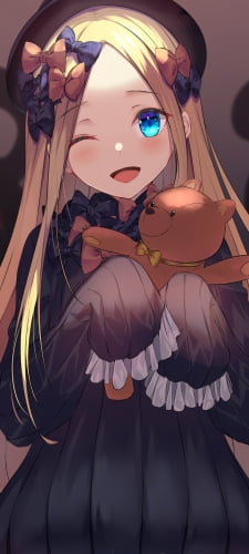 笑顔でウィンクするアビゲイル・ウィリアムズ / 青い蝶 / 紫の蝶 / FateのAndroid用のスマホ壁紙