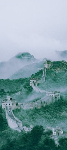 緑豊かな万里の長城 / Great Wall of China / 中国 / 観光名所 / 城壁 / 世界遺産のAndroid用のスマホ壁紙