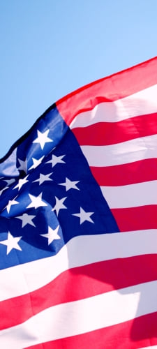 風になびくアメリカの国旗 / 星条旗 / American flag waving in the windのAndroid用のスマホ壁紙
