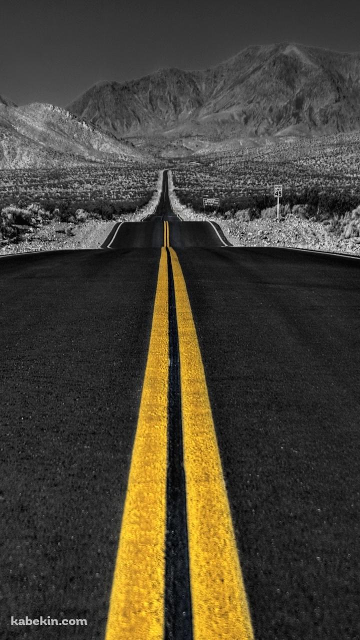 真っ直ぐ伸びる道路のAndroidの壁紙(720px x 1280px) スマホ用
