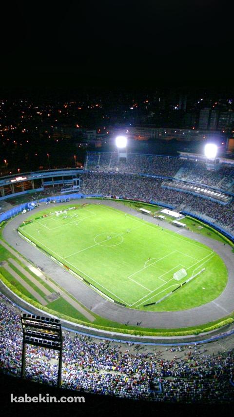 夜のサッカースタジアムのAndroidの壁紙(480px x 854px) スマホ用