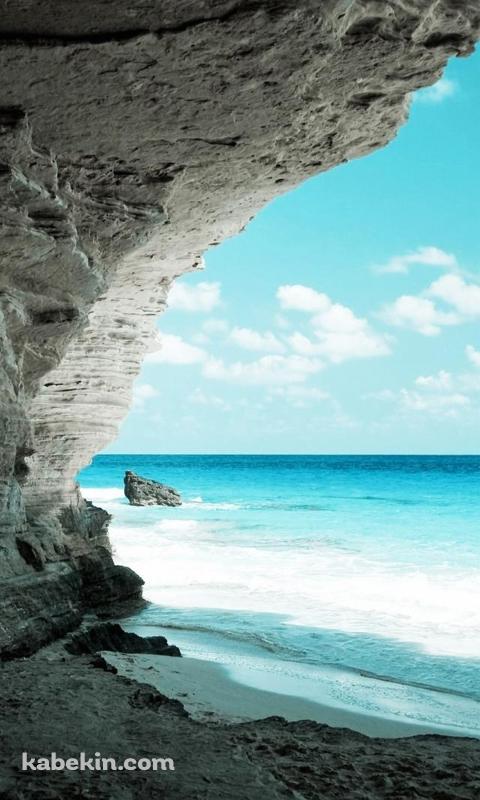 海が見える洞窟のAndroidの壁紙(480px x 800px) スマホ用