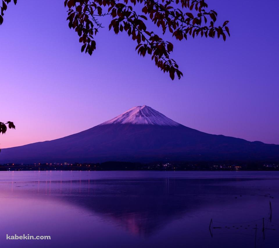 湖に映る逆さ富士のAndroidの壁紙(960px x 854px) スマホ用