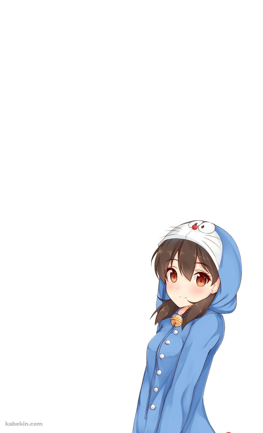 ドラえもんの被り物を着た女の子のAndroidの壁紙(1080px x 1776px) スマホ用