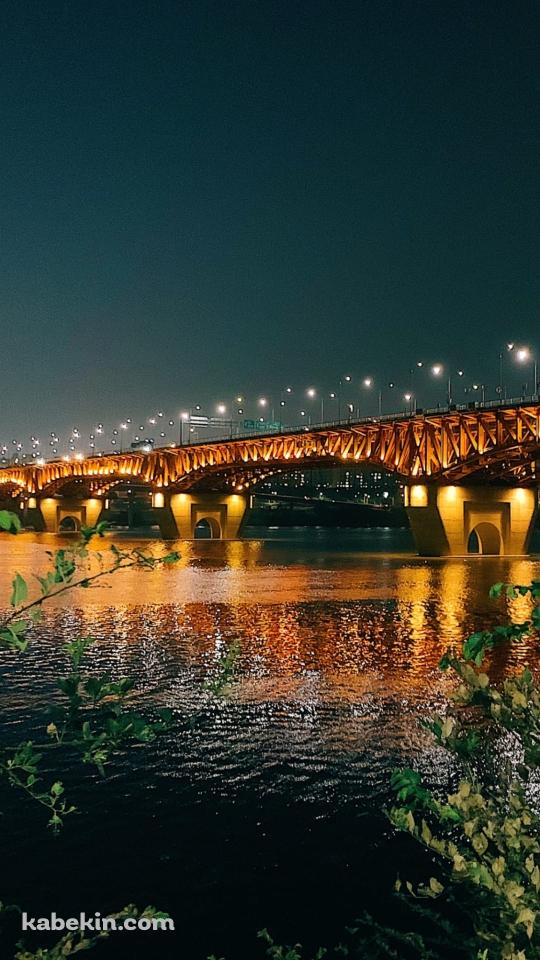 韓国 ソウルのライトアップされた橋 のAndroidの壁紙(540px x 960px) スマホ用