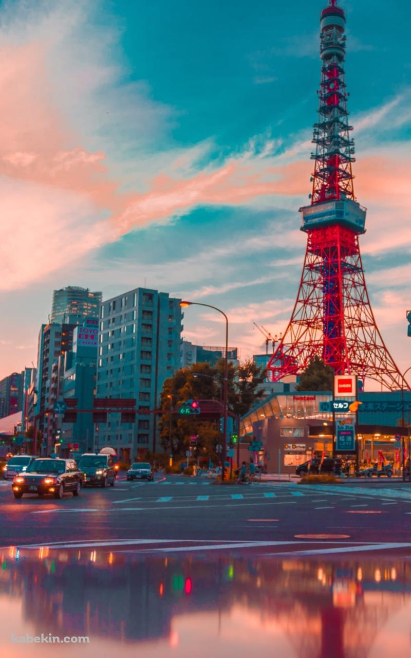 夕暮れ時の東京タワー 水たまり ビル 反射のAndroidの壁紙(800px x 1280px) スマホ用
