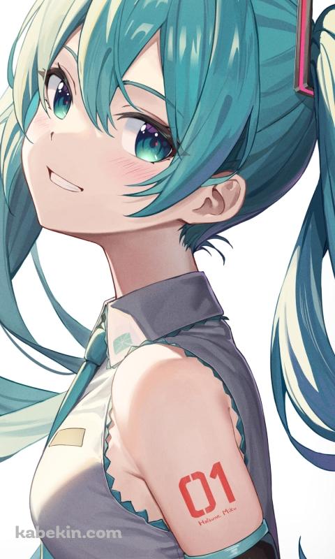 笑いながら振り返るめちゃくちゃかわいい初音ミク ボカロ 01 / ボーカロイドのAndroidの壁紙(480px x 800px) スマホ用