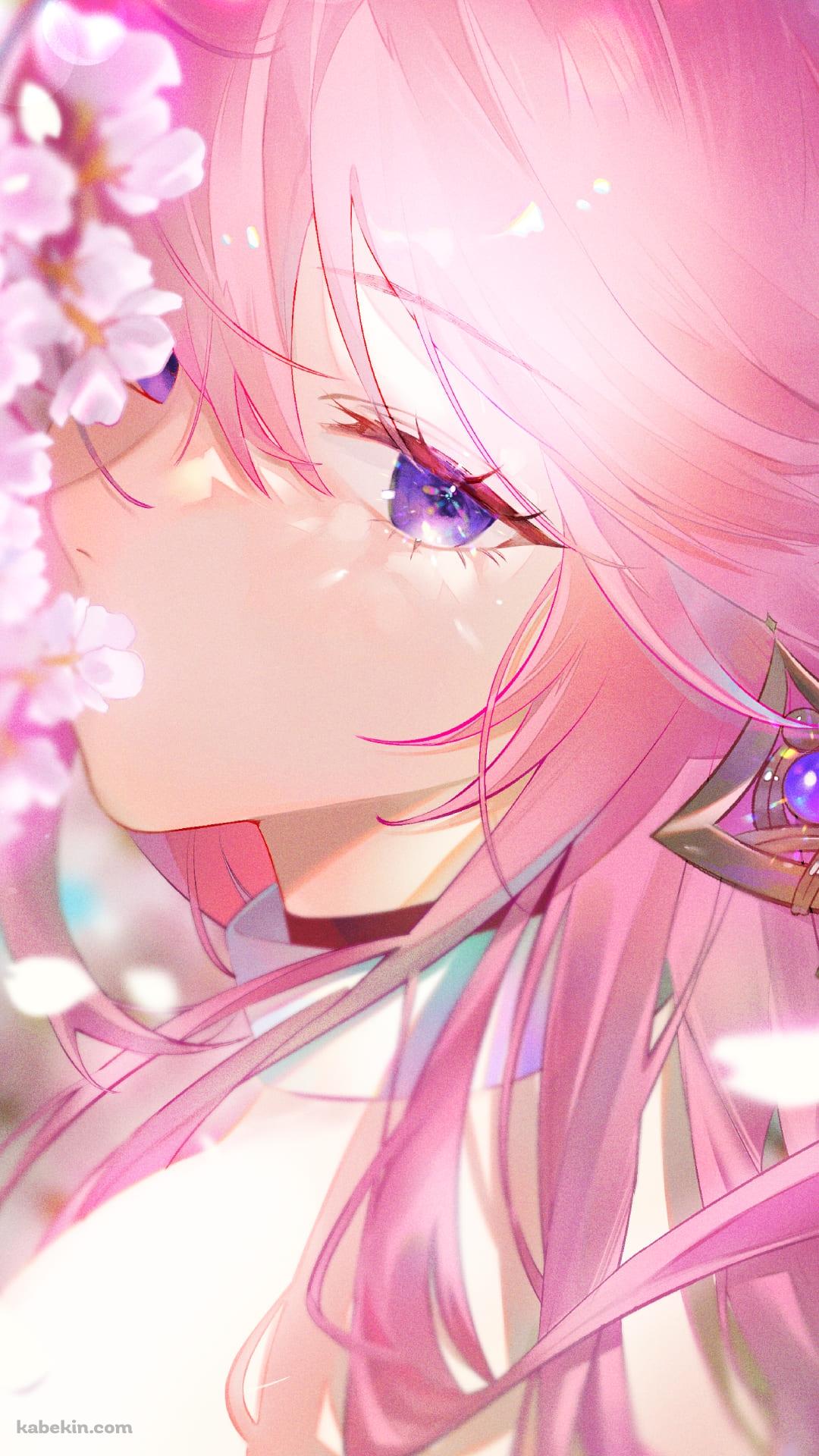 桜の花とこちらを振り向く八重神子 / 原神のAndroidの壁紙(1080px x 1920px) スマホ用