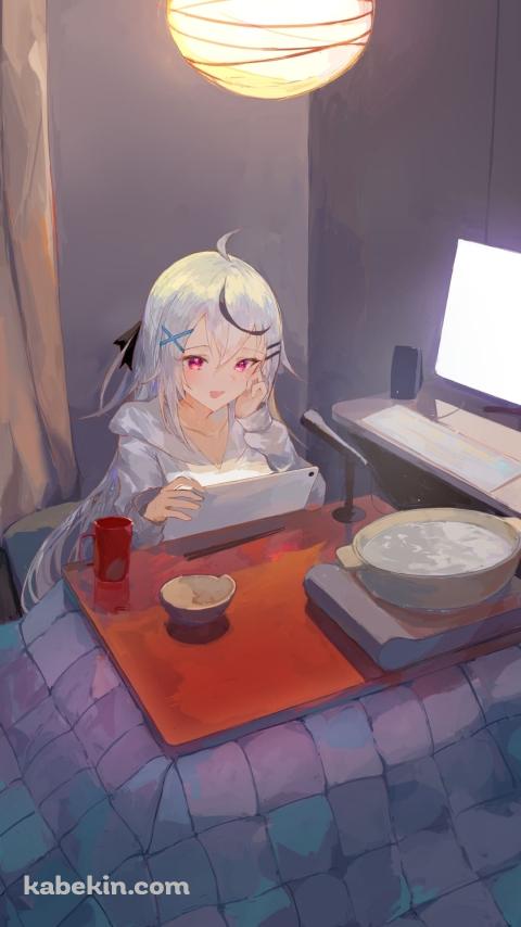 コタツに入って配信をする春水レイ / 鍋 / パソコン / タブレット / バーチャルYoutuber / ファンアート / イラストのAndroidの壁紙(480px x 854px) スマホ用