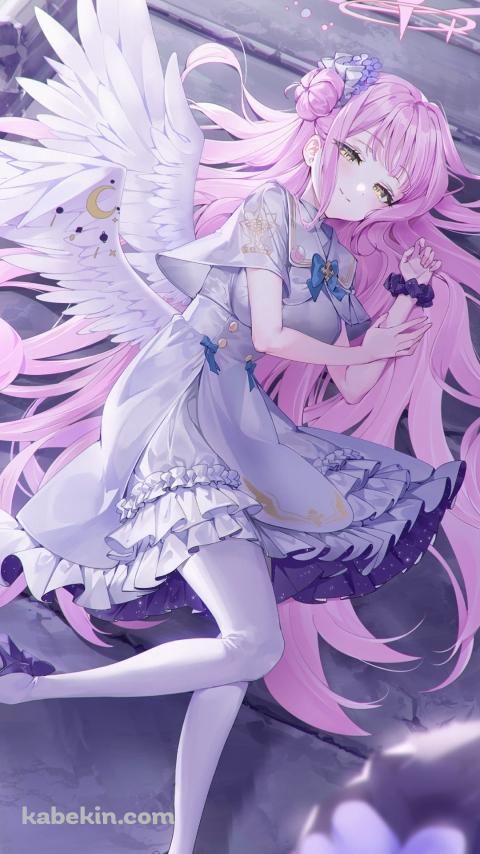 桟橋に寝そべる聖園ミカ（みその みか） / ブルアカ / ブルーアーカイブ / ファンアート / イラストのAndroidの壁紙(480px x 854px) スマホ用