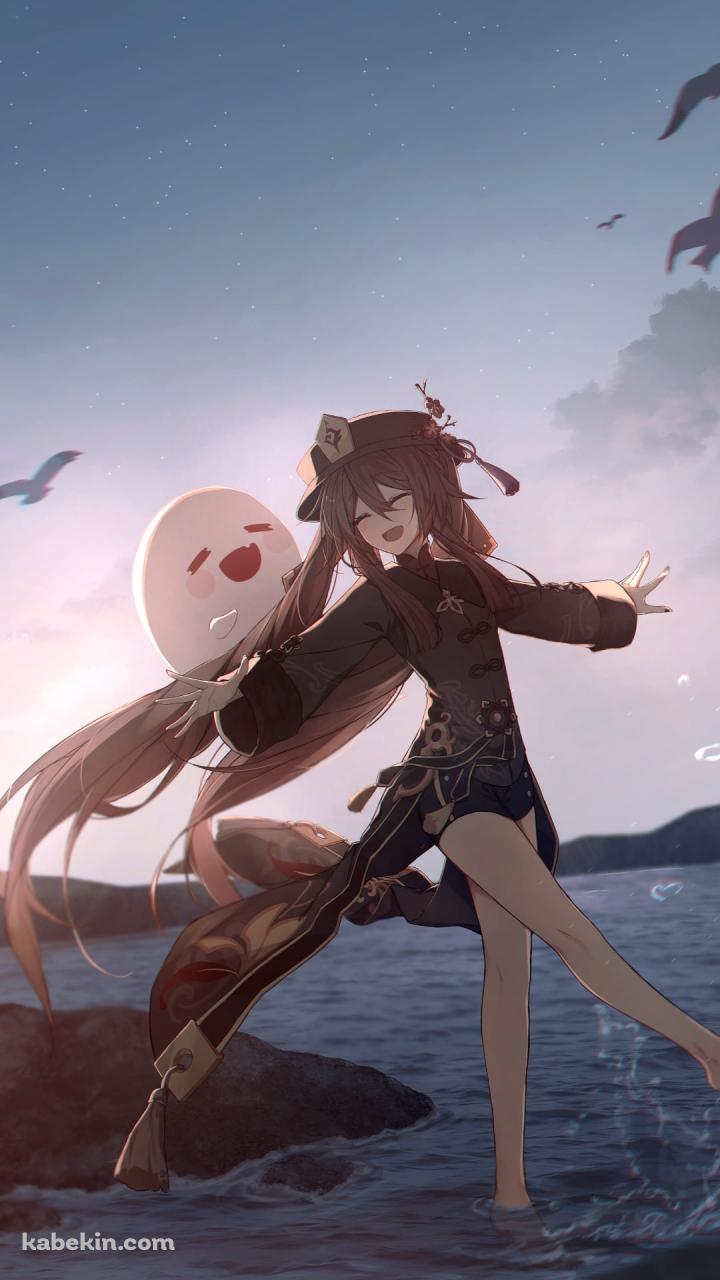 海の波打ち際ではしゃぐ胡桃 / 原神のAndroidの壁紙(720px x 1280px) スマホ用
