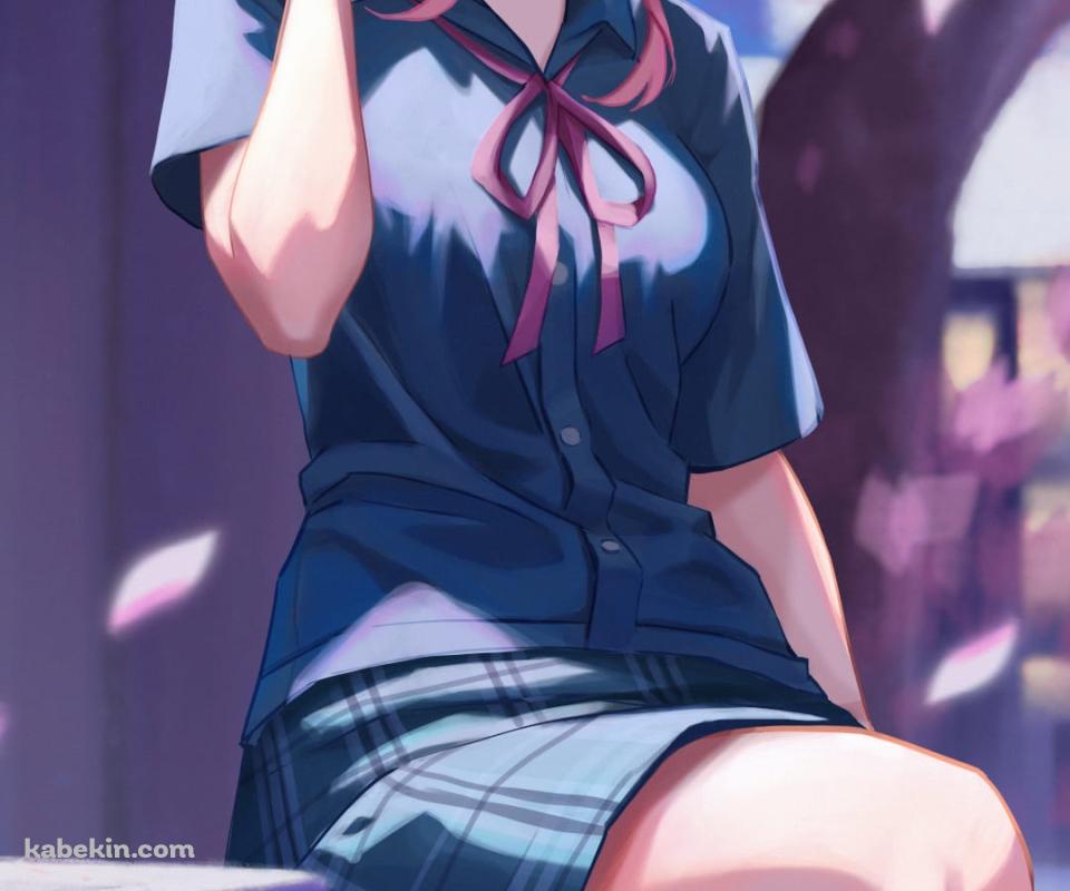 校門の前で待ち合わせをするかわいい聖園ミカ / 舞い散る桜 / ピンクの髪 / セーラー服 / ブルアカ / ブルーアーカイブ / ファンアート / イラストのAndroidの壁紙(960px x 800px) スマホ用