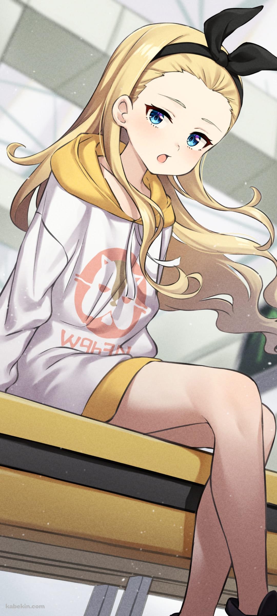 黄色いベンチに座るクルミ / リコリス・リコイルのAndroidの壁紙(1080px x 2400px) スマホ用