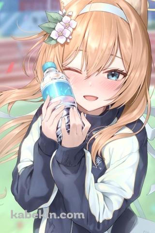 水に頬擦りをするかわいい伊落マリー / ジャージ / 体操服 / ブルアカ / ブルーアーカイブ / ファンアート / イラストのAndroidの壁紙(320px x 480px) スマホ用