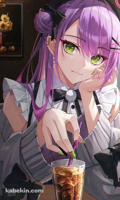 珈琲のストローを持ちながらこちらを澄んだ瞳で見つめる常闇トワ / ホロライブ / バーチャルYouTuberのAndroidの壁紙(480px x 800px) スマホ用