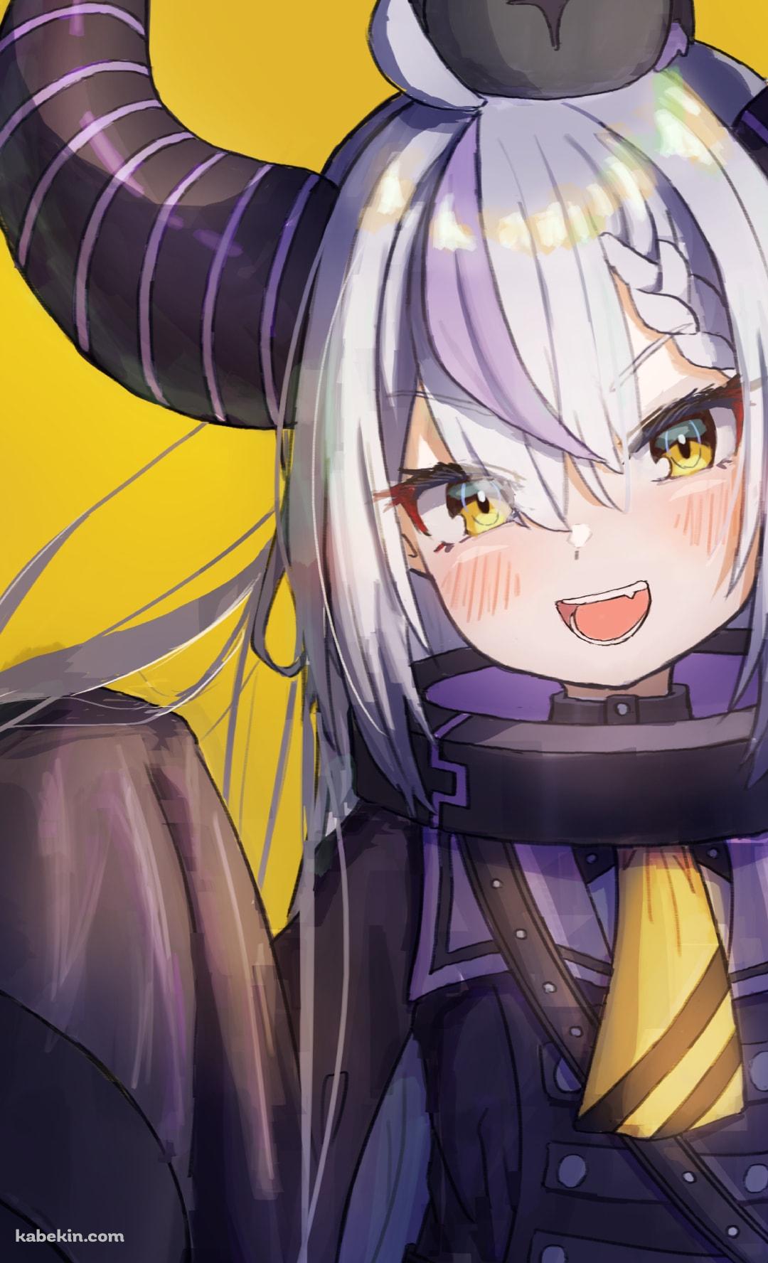 笑顔のラプラス・ダークネスとカラス / ホロライブ / VTuberのAndroidの壁紙(1080px x 1776px) スマホ用