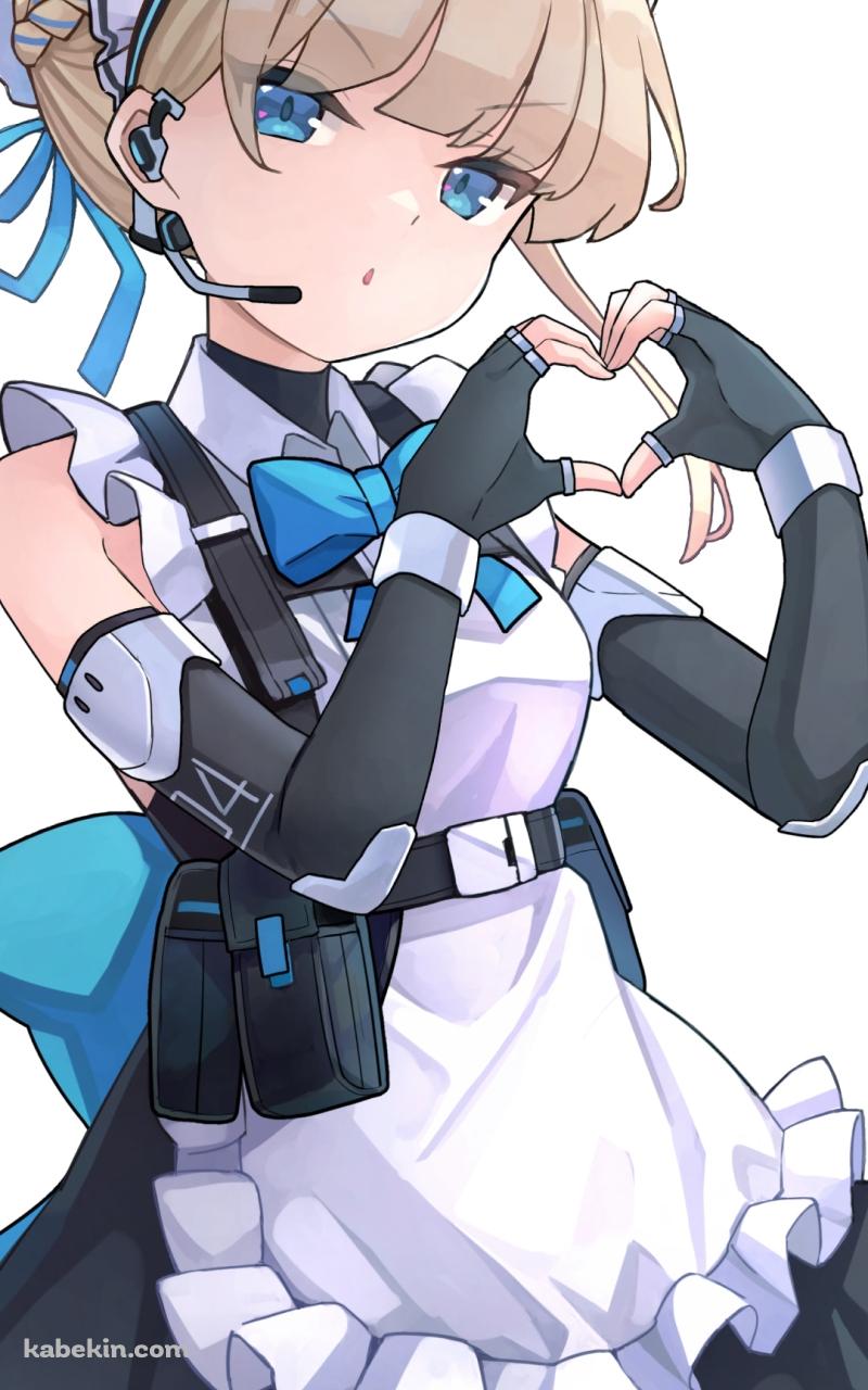 手でハートを作るメイド姿の飛鳥馬トキ / ブルアカ / ブルーアーカイブのAndroidの壁紙(800px x 1280px) スマホ用