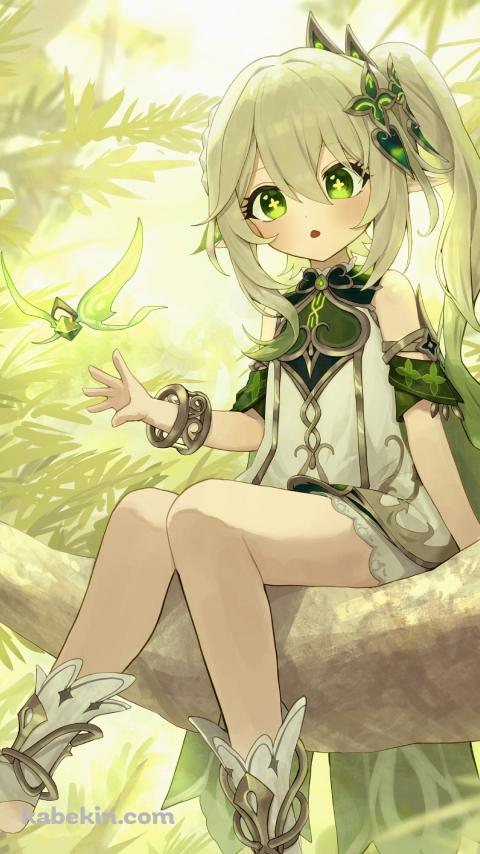 木の上に座り緑の蝶と戯れるナヒーダのAndroidの壁紙(480px x 854px) スマホ用