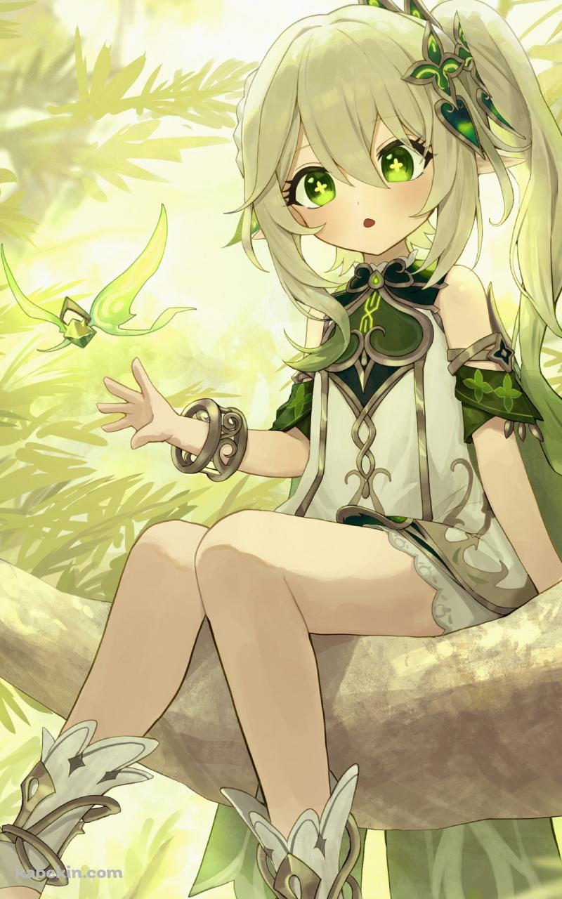 木の上に座り緑の蝶と戯れるナヒーダのAndroidの壁紙(800px x 1280px) スマホ用