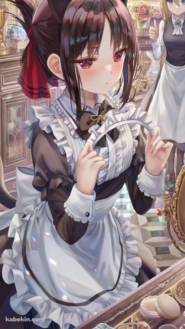 メイド姿の四宮かぐやと親指を立てる早坂愛 / かぐや様は告らせたい～天才たちの恋愛頭脳戦～のAndroidの壁紙(720px x 1280px) スマホ用