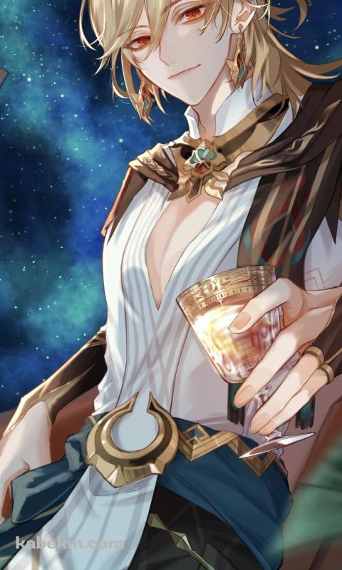 建物にもたれてグラスを持つカーヴェ / 原神 / イラスト / ファンアートのAndroidの壁紙(480px x 800px) スマホ用