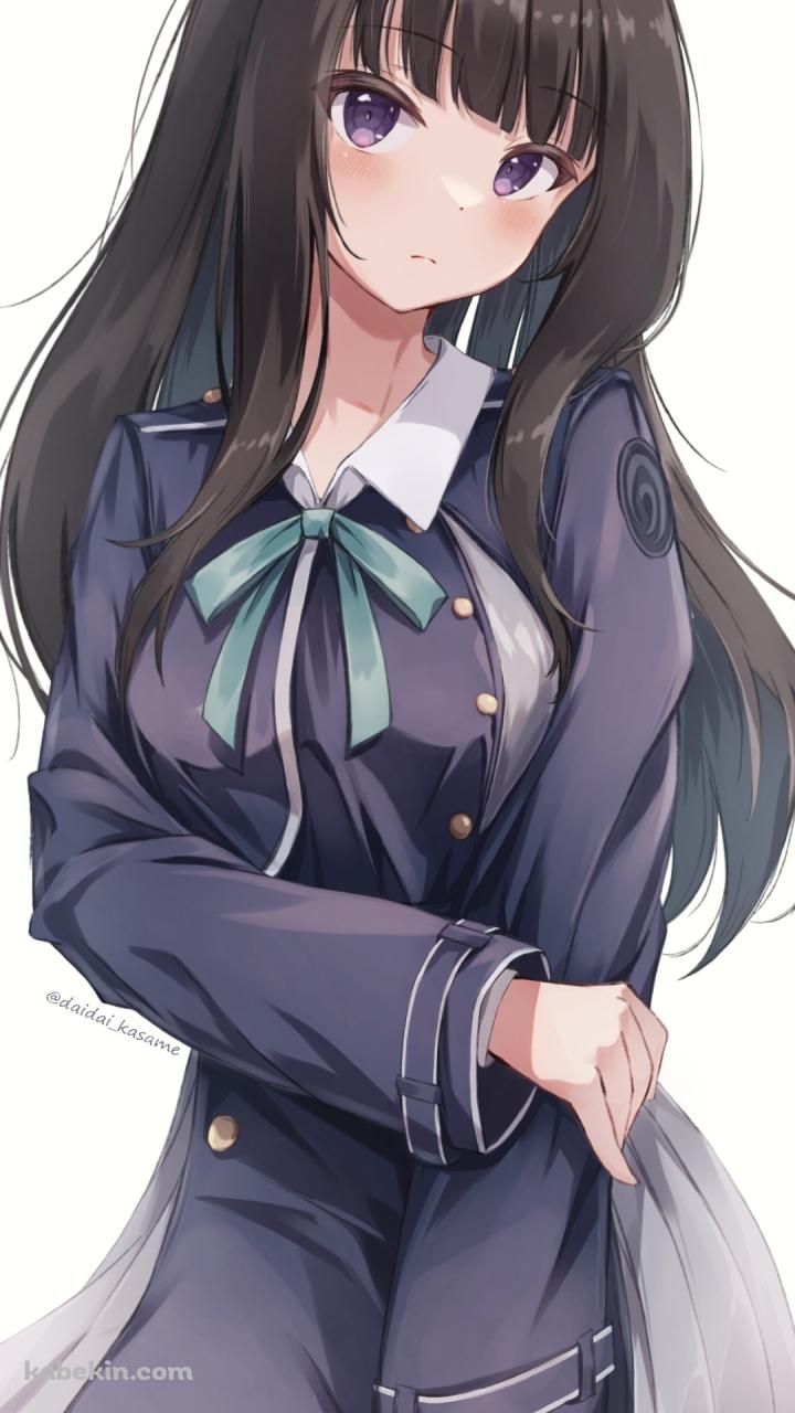 片方の肘をおさえて銃を持つ井ノ上たきな（いのうえ たきな） / リコリス・リコイルのAndroidの壁紙(720px x 1280px) スマホ用
