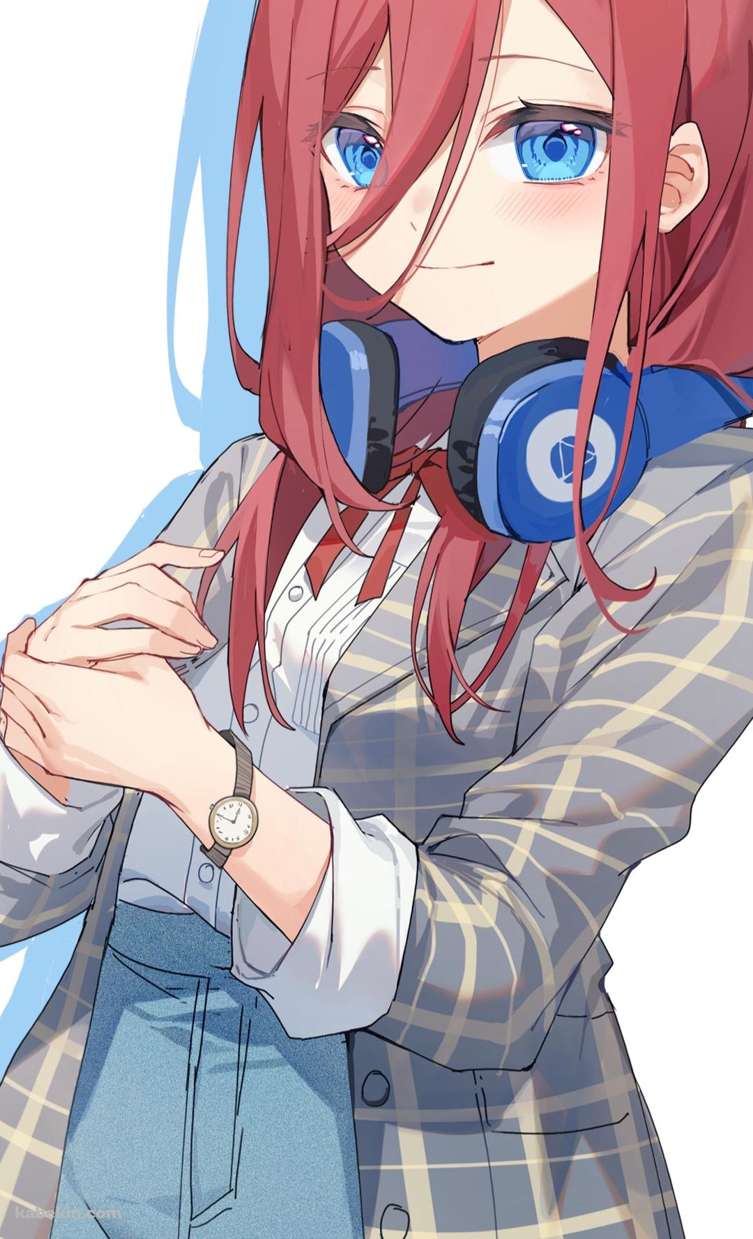 プニプニの中野三玖 / 青いヘッドフォン / 腕時計 / チェックのロングコート / 五等分の花嫁のAndroidの壁紙(1080px x 1776px) スマホ用