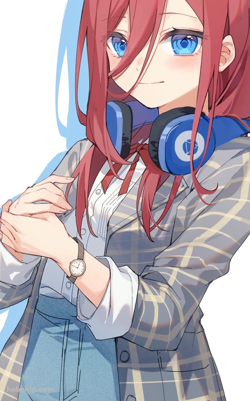プニプニの中野三玖 / 青いヘッドフォン / 腕時計 / チェックのロングコート / 五等分の花嫁のAndroidの壁紙(800px x 1280px) スマホ用