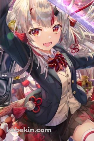 制服姿で抜刀する可愛い百鬼あやめ / 女子高生 / セーラー服 / 五重の塔 / ホロライブ / バーチャルYouTuber / VtuberのAndroidの壁紙(320px x 480px) スマホ用