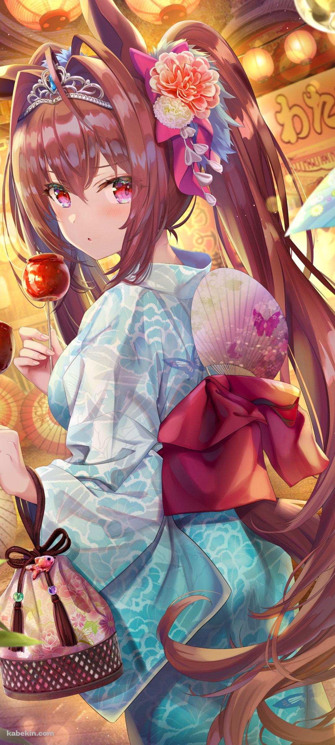 緑の浴衣を着てりんご飴を食べるダイワスカーレット / 可愛い / 祭 / 屋台 / ウマ娘のAndroidの壁紙(1080px x 2400px) スマホ用