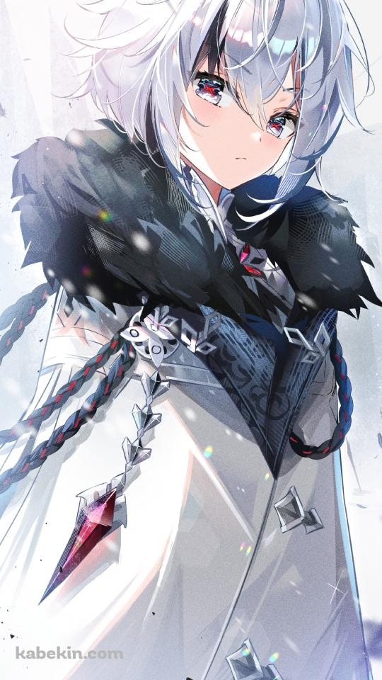 こちらを見つめるアルレッキーノ / 綺麗 / 銀髪 / 原神のAndroidの壁紙(540px x 960px) スマホ用