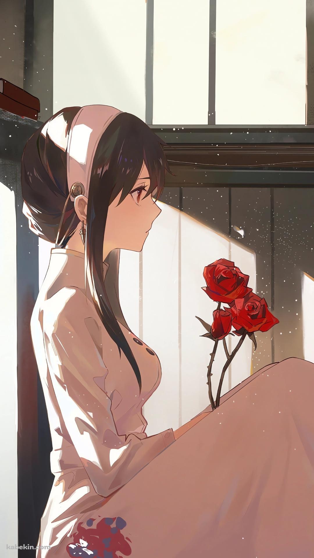 赤い薔薇を持ち壁際で座るヨル・フォージャー / スパイファミリーのAndroidの壁紙(1080px x 1920px) スマホ用