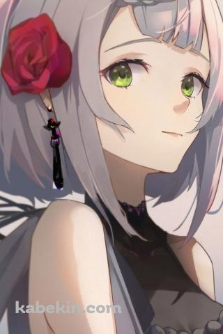 こちらを見つめる可愛いノエル / 緑の瞳 / 赤い薔薇 / 原神のAndroidの壁紙(320px x 480px) スマホ用