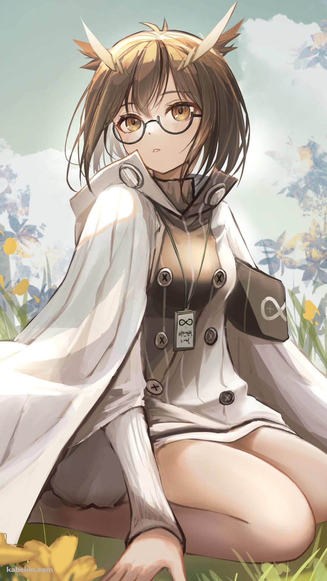 黄色い花が咲く地べたに座り込むサイレンス / アークナイツのAndroidの壁紙(1080px x 1920px) スマホ用
