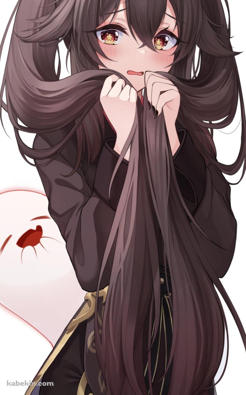 ツインテールの長い髪で顔を隠し照れている可愛い胡桃とそれを見て笑うお化け / 原神のAndroidの壁紙(800px x 1280px) スマホ用