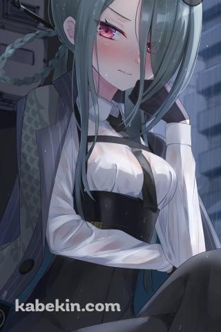 サングラスを頭にかけてしゃがんでる近衛ミナ / ブルアカ / ブルーアーカイブのAndroidの壁紙(320px x 480px) スマホ用