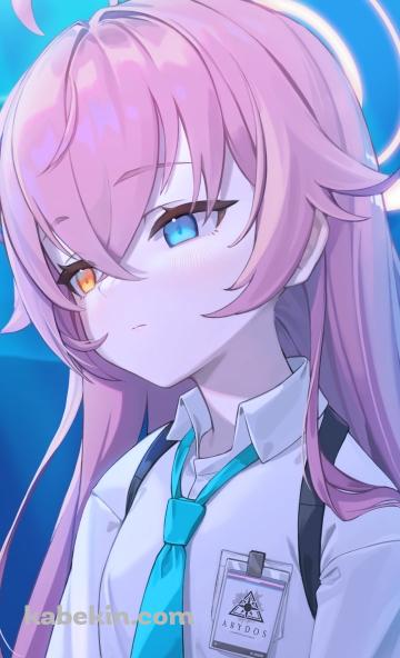ボンヤリした表情の小鳥遊ホシノ / 水族館 / ジンベエザメ / ブルアカ / ブルーアーカイブのAndroidの壁紙(360px x 592px) スマホ用