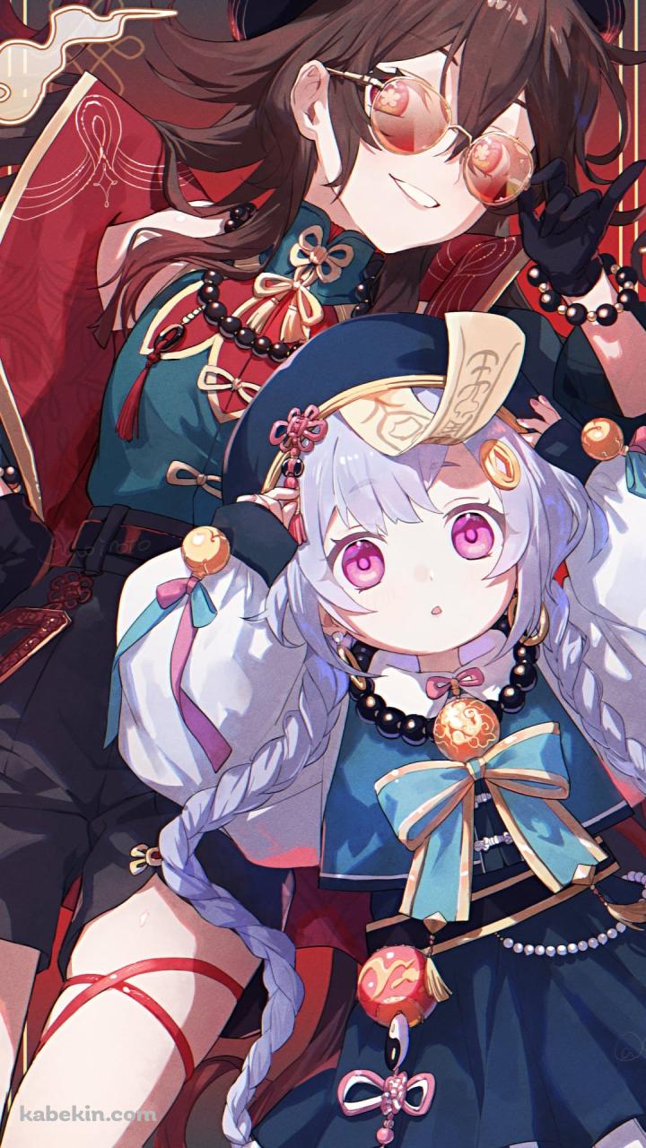 サングラスをかけた胡桃とピンクの目がクリクリの七七 / 原神のAndroidの壁紙(720px x 1280px) スマホ用