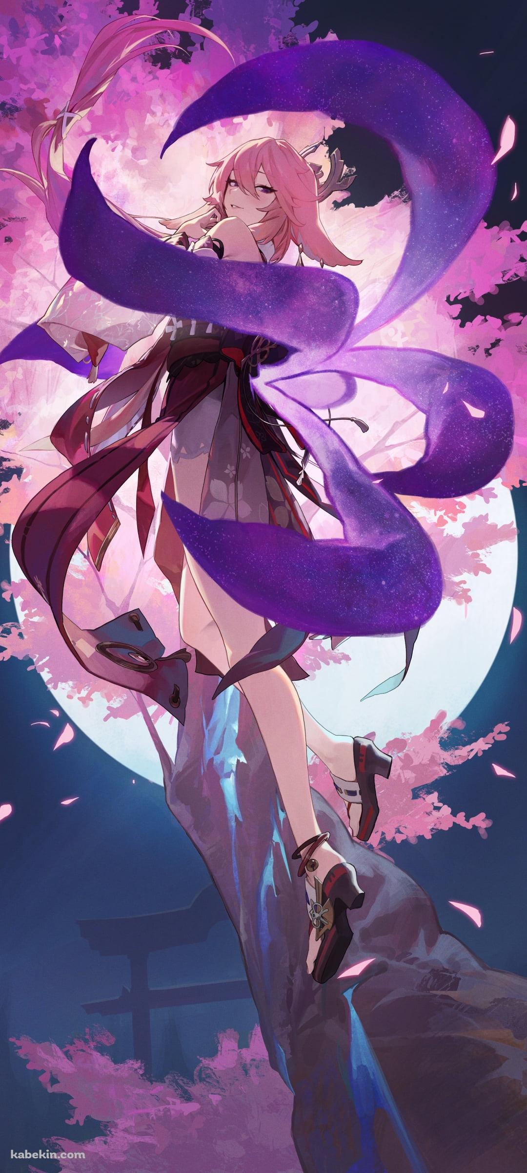 桜の木に登る八重神子 / 満月 / 原神のAndroidの壁紙(1080px x 2400px) スマホ用