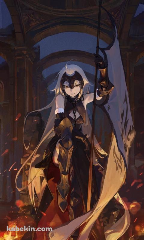 炎の中 黒い槍を持ち冷笑するジャンヌ・オルタ / fate/grand orderのAndroidの壁紙(480px x 800px) スマホ用