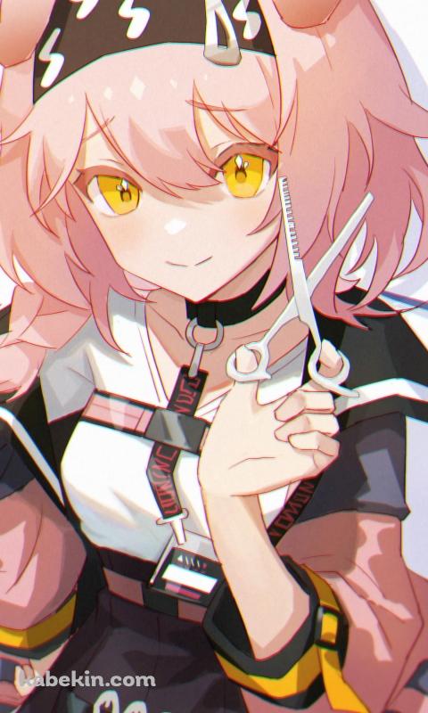 ハサミを持ち笑顔のゴールデングロウ / アークナイツのAndroidの壁紙(480px x 800px) スマホ用