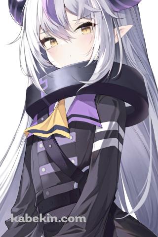 ほっぺたを赤らめてこちらを見つめるラプラス・ダークネス / ホロライブ / バーチャルYouTuber / VtuberのAndroidの壁紙(320px x 480px) スマホ用